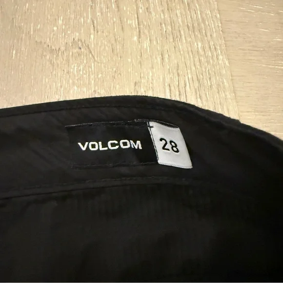 Volcom Boys 28 or size 16 Black Shorts for school - Picture 6 of 10